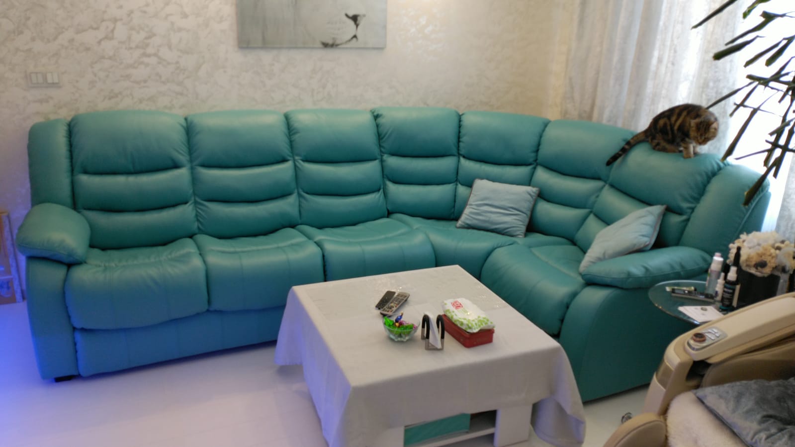 Перетяжка дивана на дому. Харабали